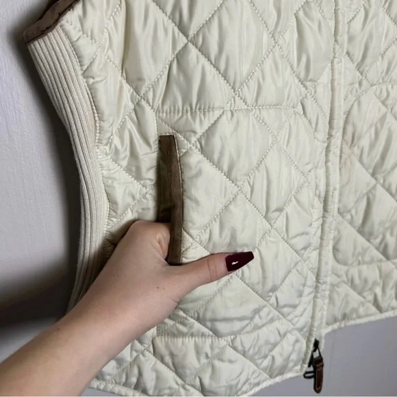 Polo by Ralph Lauren Women's Cream Quilted Vest with Crest vintage - Picture 4 of 11